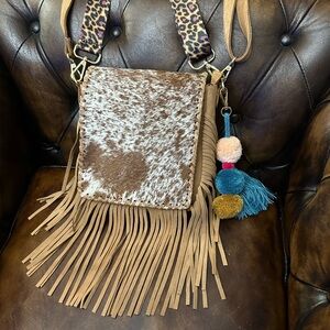 🤎NEW GENUINE SUEDE LEATHER COWHIDE MESSENGER PHONE BAG w/LEOPARD STRAP & TASSEL🤎